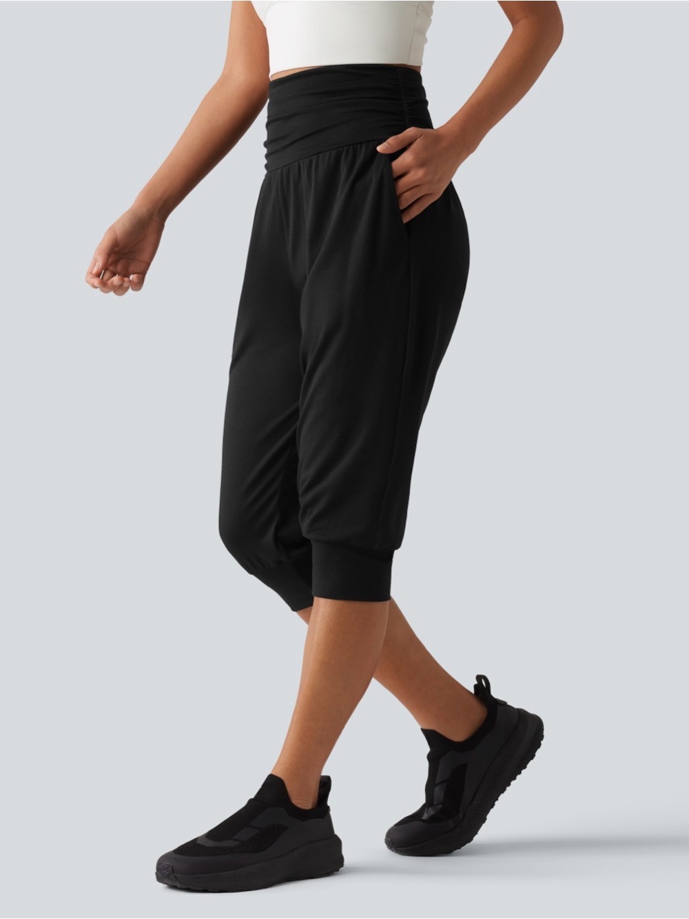 NWOT Halara Pedal Pusher Joggers